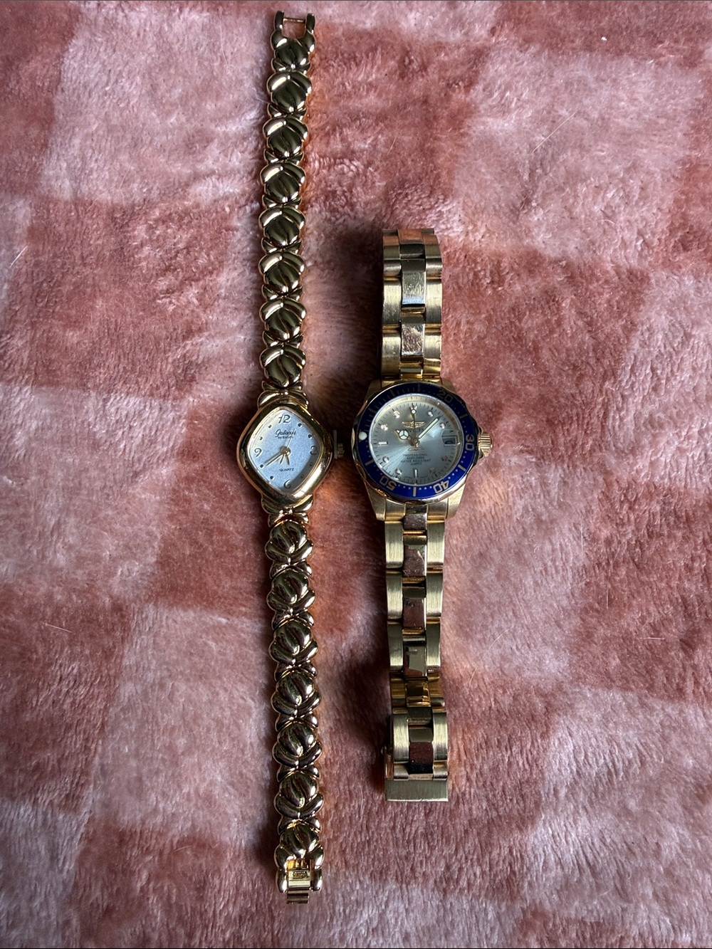 Two Vintage Gold-Tone Women's Bracelet Watch - Elegant